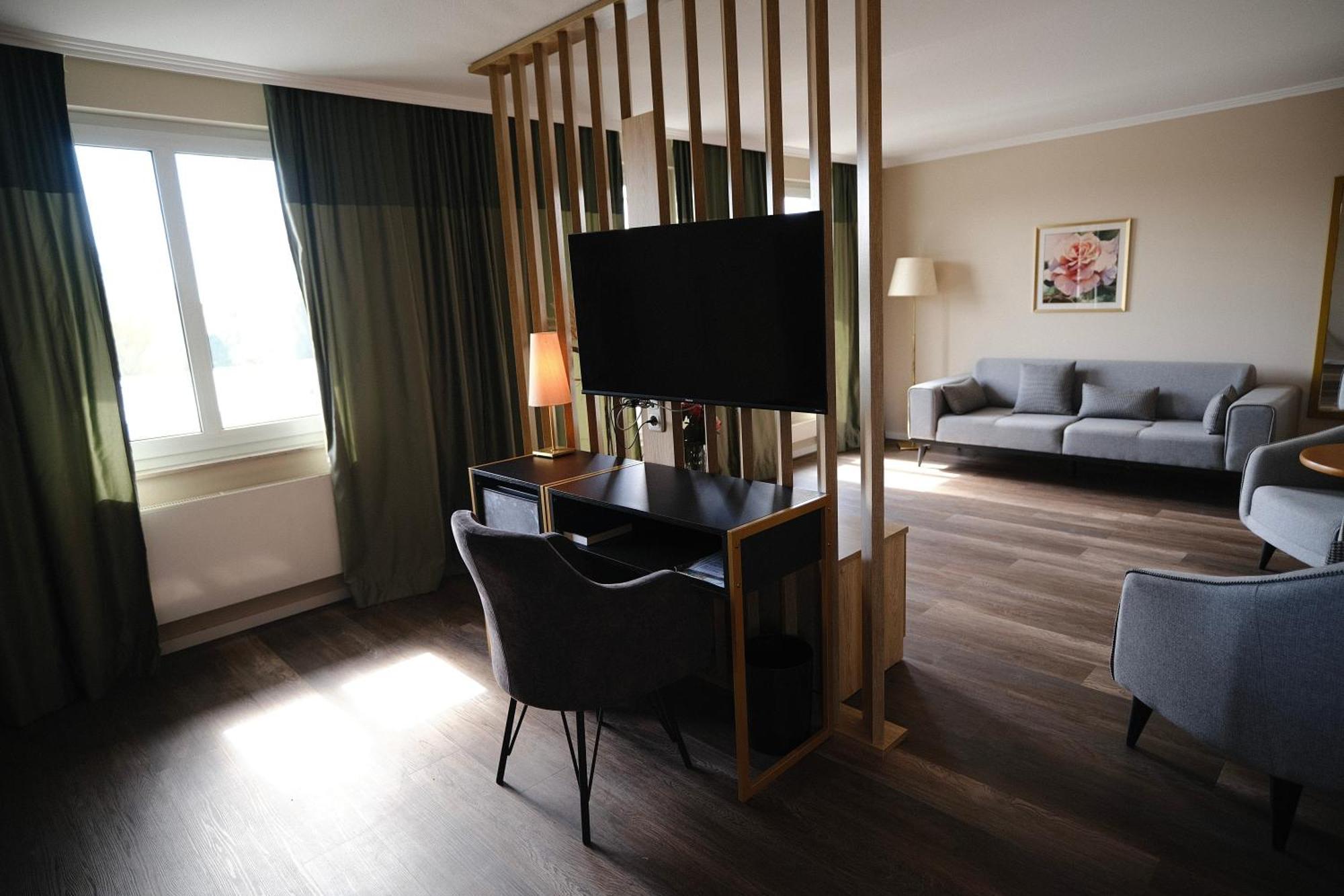 Parkhotel - Rosarium Uetersen Ngoại thất bức ảnh