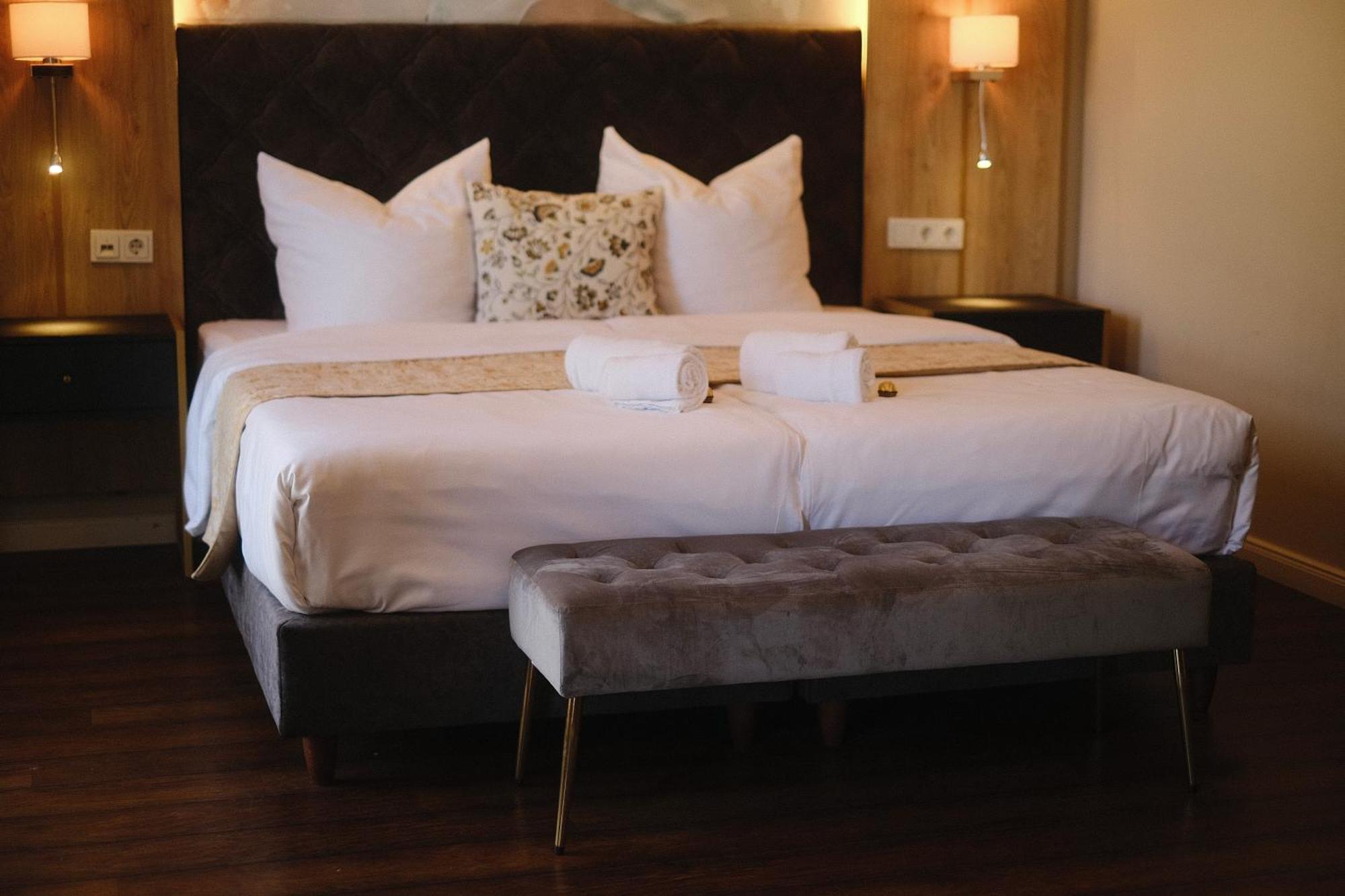 Parkhotel - Rosarium Uetersen Ngoại thất bức ảnh