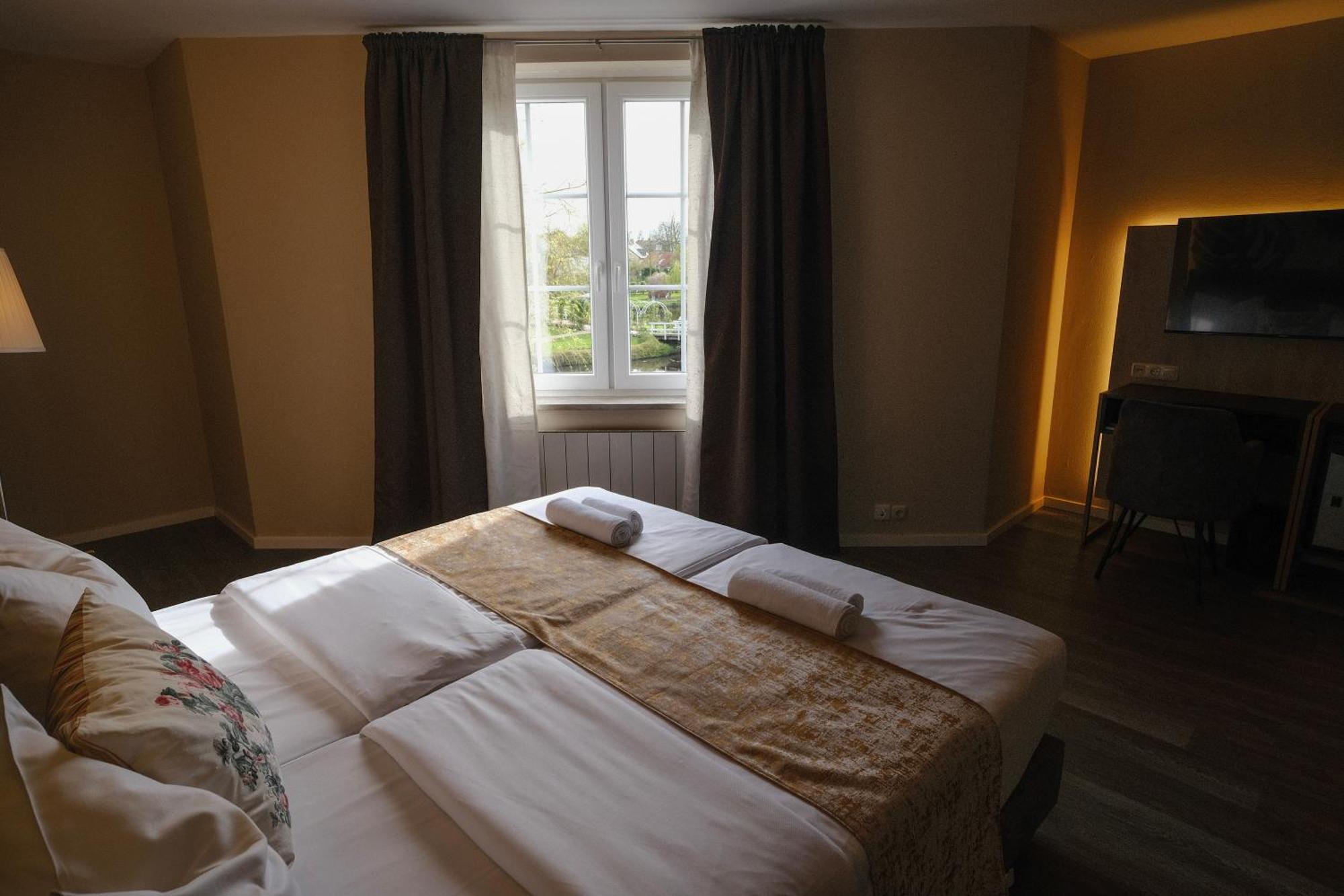 Parkhotel - Rosarium Uetersen Ngoại thất bức ảnh