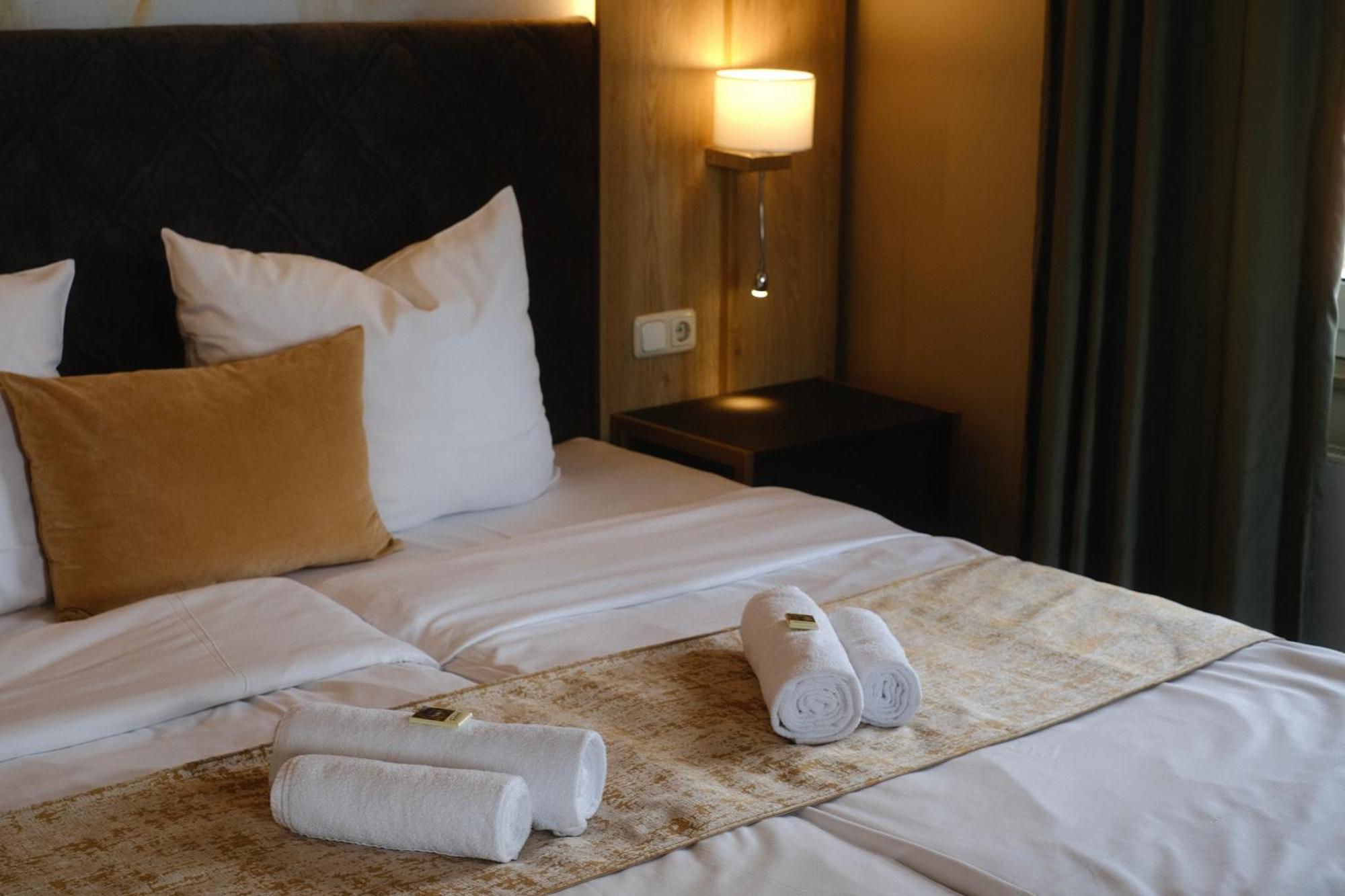 Parkhotel - Rosarium Uetersen Ngoại thất bức ảnh