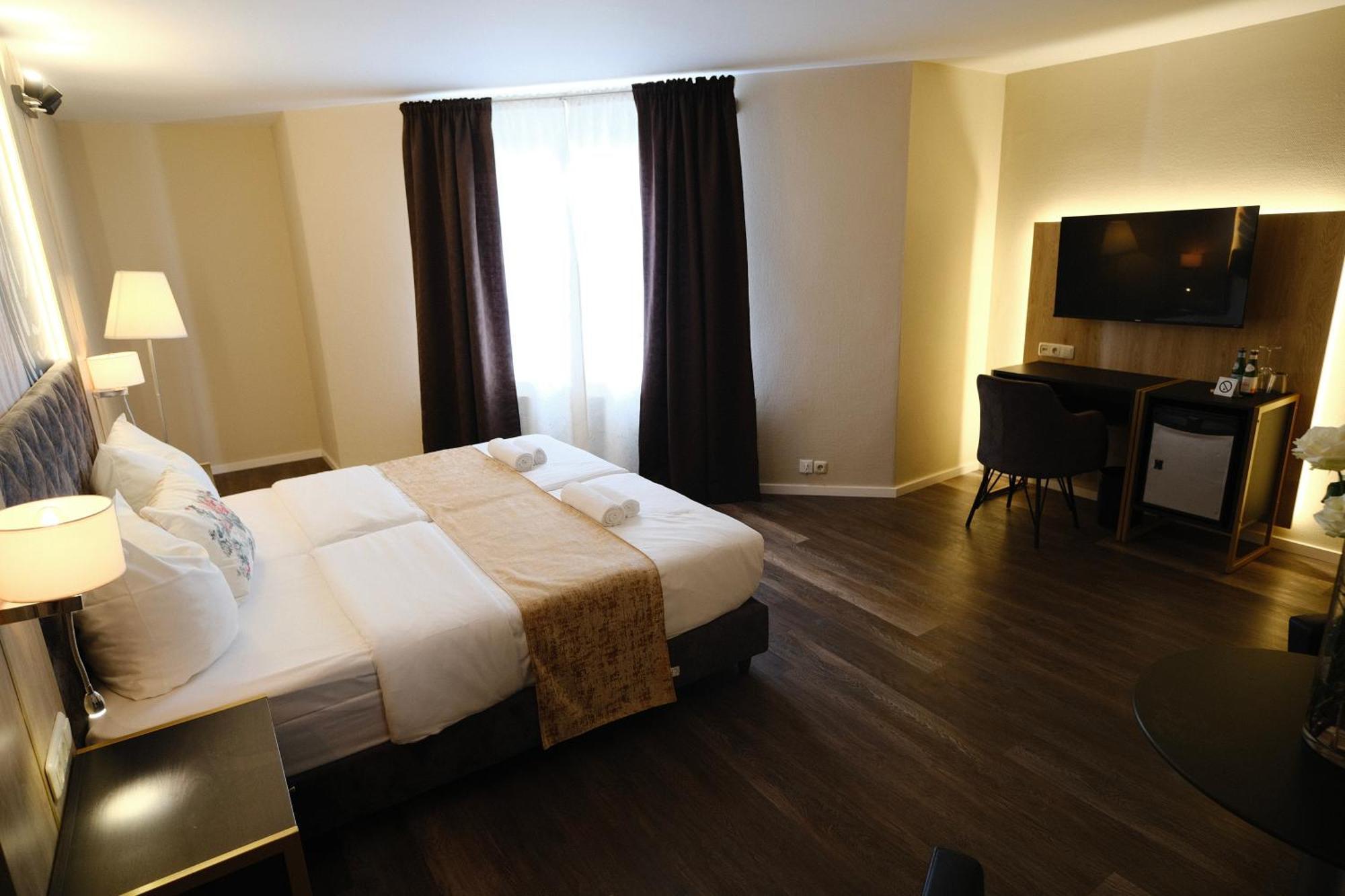 Parkhotel - Rosarium Uetersen Ngoại thất bức ảnh