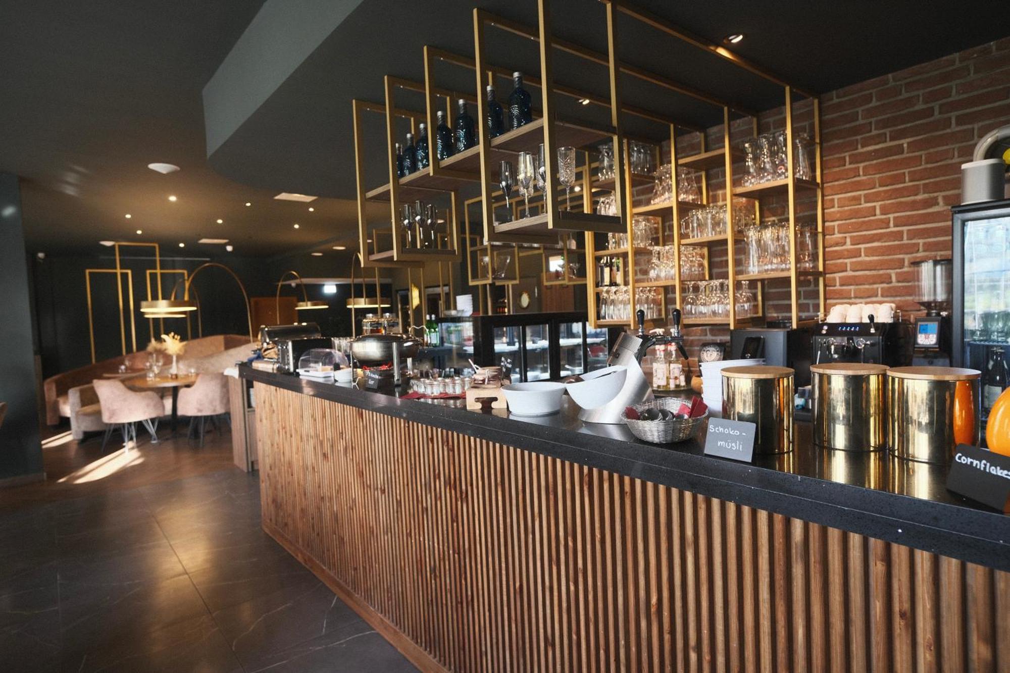 Parkhotel - Rosarium Uetersen Ngoại thất bức ảnh